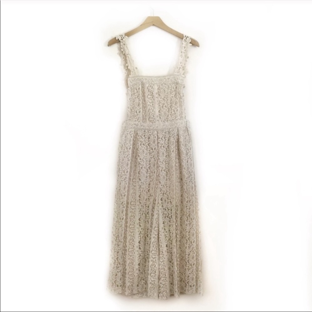 Chicwish lace romper! Blogger favorite ❤️